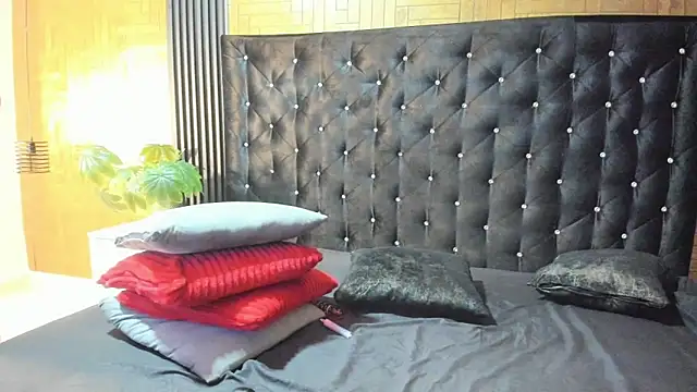 Laross25 online show from May 8, 8:14 pm