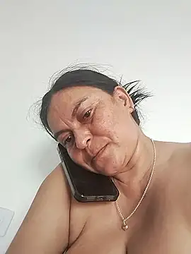 Horny-Mommy-Dirty online show from January 5, 5:27 pm