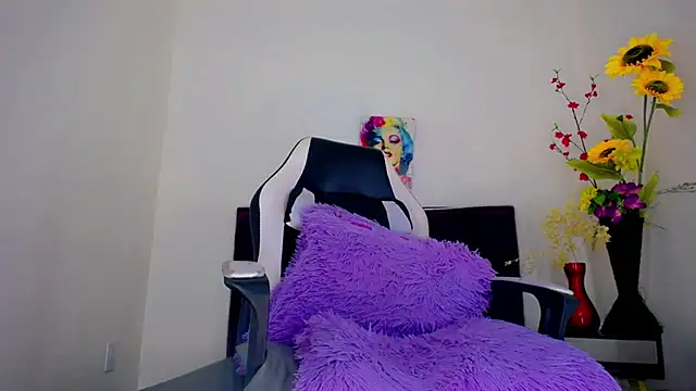 Snapshot of samantha_official_ chatting on January 10, 11:08 pm samantha official online show from January 10, 11:08 pm