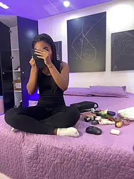 Snapshot of GabrielaLugo chatting on May 10, 11:59 am GabrielaLugo online show from May 10, 11:59 am