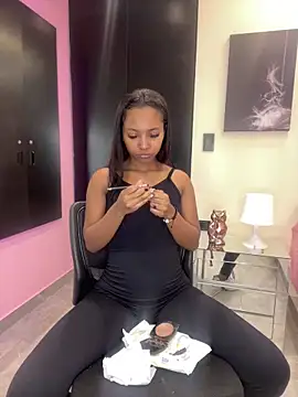 Snapshot of GabrielaLugo chatting on May 19, 11:27 am GabrielaLugo online show from May 19, 11:27 am
