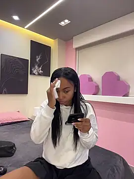 Snapshot of GabrielaLugo chatting on June 12, 11:53 am GabrielaLugo online show from June 12, 11:53 am