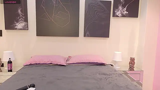 Snapshot of GabrielaLugo chatting on July 6, 3:03 pm GabrielaLugo online show from July 6, 3:03 pm