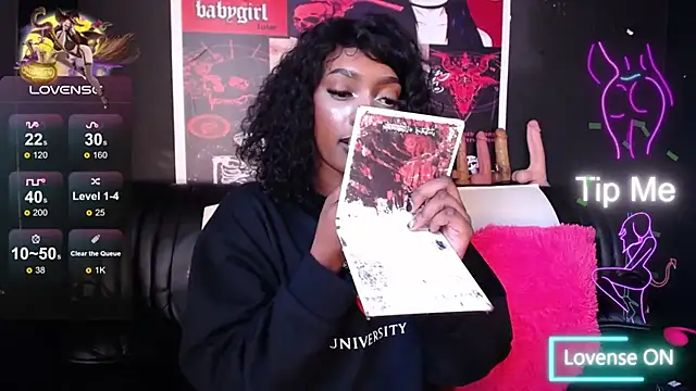 TIFFANYYSTAR online show from March 10, 2:26 pm