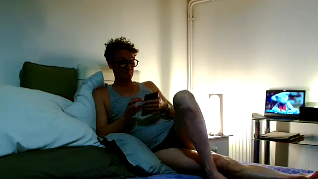 ImYourXtoy online show from July 20, 8:00 pm