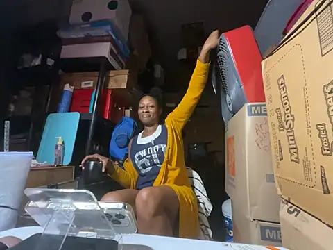 Snapshot of wynterheat chatting on November 6, 7:31 am wynterheat online show from November 6, 7:31 am