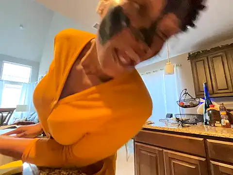 Snapshot of wynterheat chatting on November 19, 10:21 pm wynterheat online show from November 19, 10:21 pm