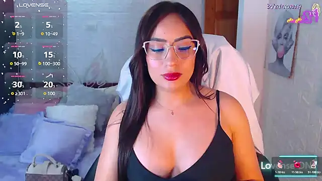 Snapshot of Paulina_627 chatting on May 9, 5:07 pm Paulina 627 online show from May 9, 5:07 pm