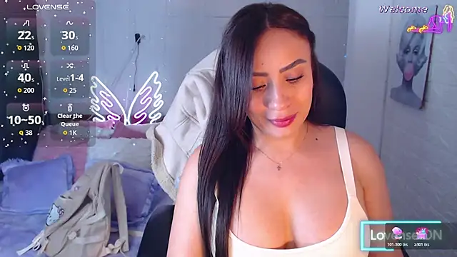 Snapshot of Paulina_627 chatting on May 12, 3:42 pm Paulina 627 online show from May 12, 3:42 pm