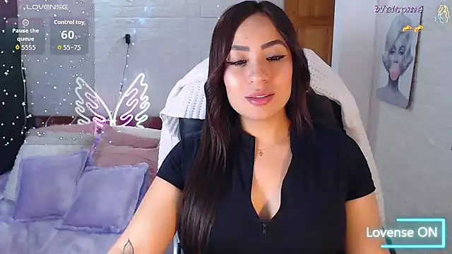 Snapshot of Paulina_627 chatting on May 17, 5:09 pm Paulina 627 online show from May 17, 5:09 pm