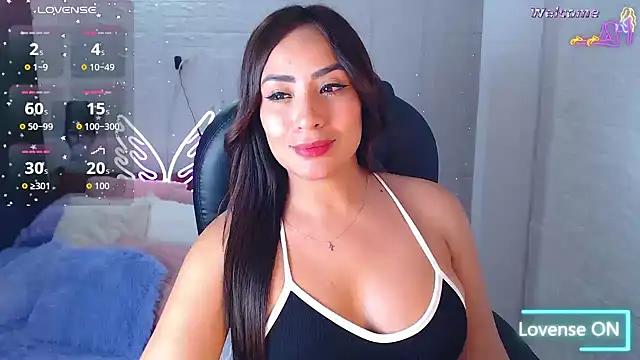 Snapshot of Paulina_627 chatting on June 12, 3:11 pm Paulina 627 online show from June 12, 3:11 pm