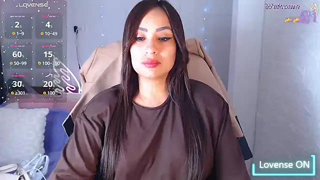 Snapshot of Paulina_627 chatting on July 4, 4:57 pm Paulina 627 online show from July 4, 4:57 pm