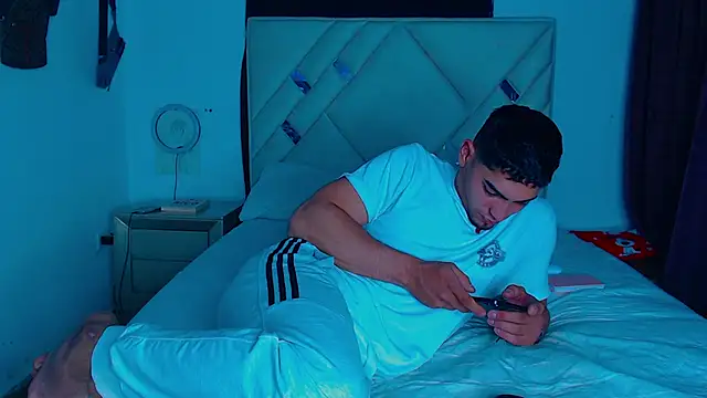 Rich boy01 online show from February 17, 3:25 am