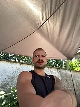 Snapshot of Greyoff chatting on July 20, 12:29 pm Greyoff online show from July 20, 12:29 pm