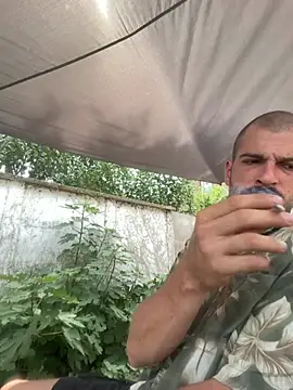 Snapshot of Greyoff chatting on August 2, 12:58 pm Greyoff online show from August 2, 12:58 pm