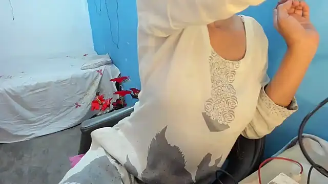 aarjulove online show from November 28, 10:51 am