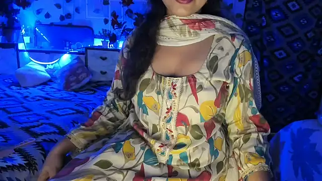aarjulove online show from July 17, 2:24 pm