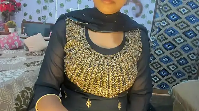 aarjulove online show from July 29, 11:19 am