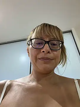 Snapshot of JessicaMuse chatting on May 30, 11:13 pm JessicaMuse online show from May 30, 11:13 pm