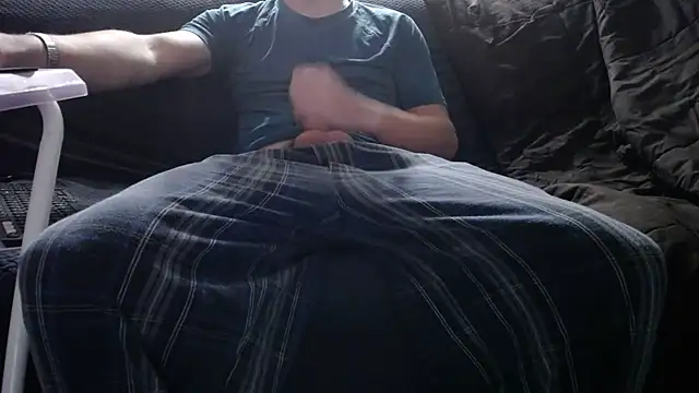 Snapshot of Big_D_Sub chatting on November 6, 3:18 am Big D Sub online show from November 6, 3:18 am