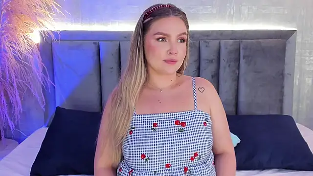 Snapshot of GaiaBaker chatting on October 31, 4:19 pm GaiaBaker online show from October 31, 4:19 pm