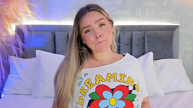 Snapshot of GaiaBaker chatting on November 7, 2:06 pm GaiaBaker online show from November 7, 2:06 pm