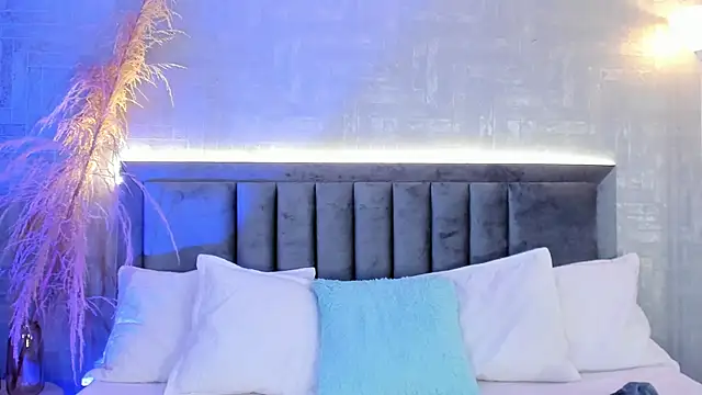 Snapshot of GaiaBaker chatting on November 12, 4:18 pm GaiaBaker online show from November 12, 4:18 pm