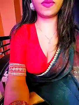 Snapshot of hot_Oliviaa chatting on February 6, 6:18 am hot Oliviaa online show from February 6, 6:18 am