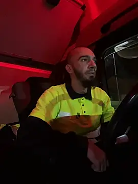 Snapshot of donnuozfutura chatting on January 2, 7:07 pm donnuozfutura online show from January 2, 7:07 pm