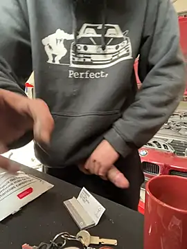 Snapshot of donnuozfutura chatting on March 6, 12:19 pm donnuozfutura online show from March 6, 12:19 pm