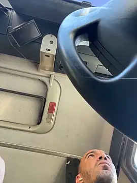 Snapshot of donnuozfutura chatting on October 27, 8:51 am donnuozfutura online show from October 27, 8:51 am