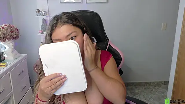Melannyy  online show from May 27, 1:02 am