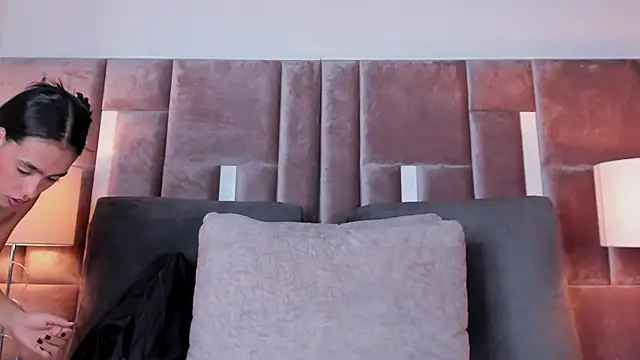 Snapshot of Nia_Bunny chatting on November 19, 12:16 pm Nia Bunny online show from November 19, 12:16 pm