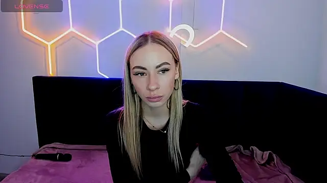 Diana Garrett online show from February 8, 8:42 am