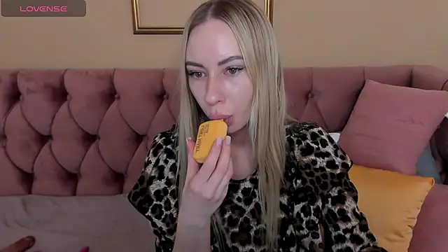 Diana Garrett online show from February 23, 1:46 am