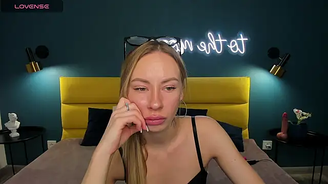 Diana Garrett online show from October 11, 1:38 am