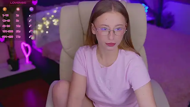 Snapshot of SilverrMoon chatting on November 23, 10:26 am SilverrMoon online show from November 23, 10:26 am