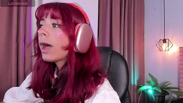 cloe  palmer online show from March 5, 12:00 pm