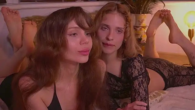 Snapshot of divinelights chatting on November 14, 9:35 pm divinelights online show from November 14, 9:35 pm