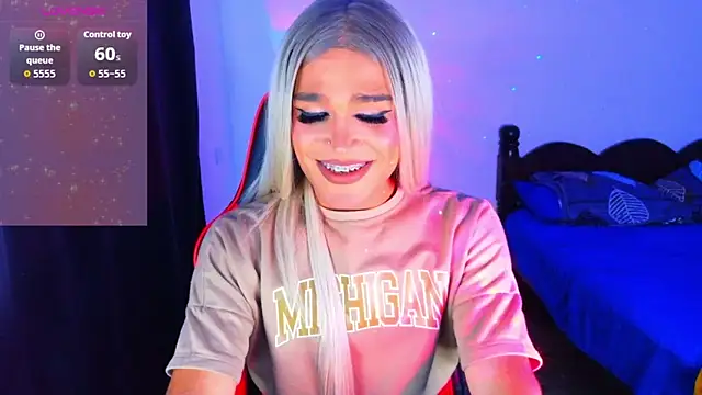 Snapshot of AllisonsweetZ chatting on March 3, 2:12 pm AllisonsweetZ online show from March 3, 2:12 pm