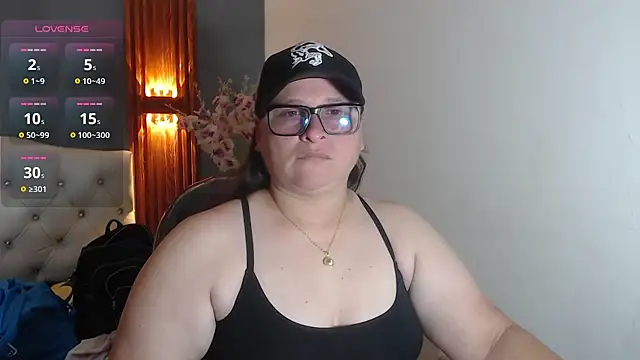 Snapshot of katty_femdom chatting on May 17, 12:23 pm katty femdom online show from May 17, 12:23 pm