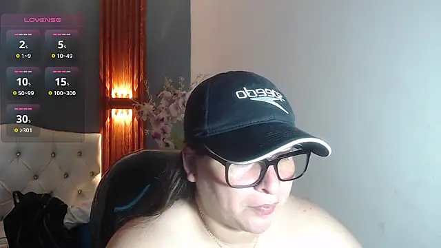 Snapshot of katty_femdom chatting on May 29, 9:18 am katty femdom online show from May 29, 9:18 am
