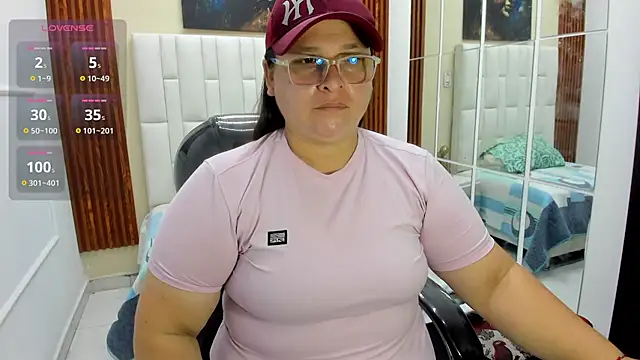 Snapshot of katty_femdom chatting on July 9, 9:13 am katty femdom online show from July 9, 9:13 am