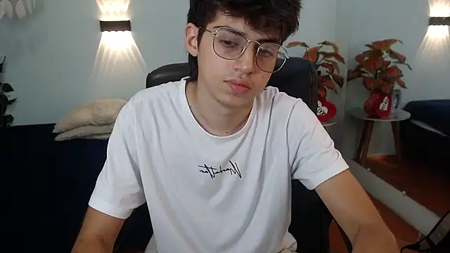 Snapshot of jhoellx chatting on October 28, 8:11 pm jhoellx online show from October 28, 8:11 pm