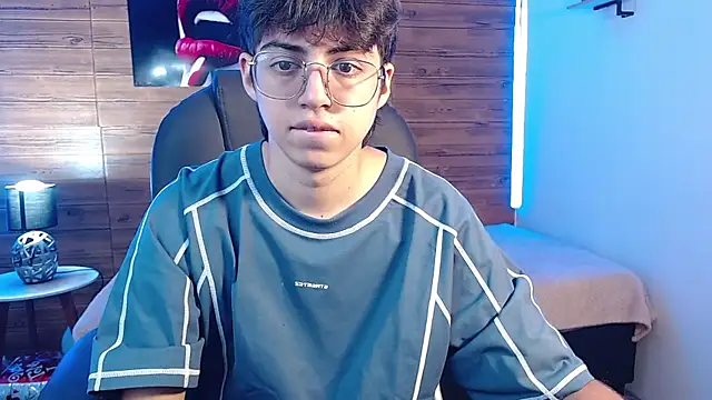 Snapshot of jhoellx chatting on October 31, 9:38 pm jhoellx online show from October 31, 9:38 pm