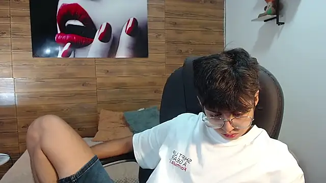 Snapshot of jhoellx chatting on November 1, 8:00 pm jhoellx online show from November 1, 8:00 pm