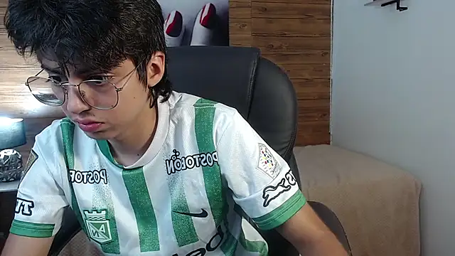 Snapshot of jhoellx chatting on November 20, 7:46 pm jhoellx online show from November 20, 7:46 pm