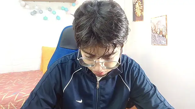 Snapshot of jhoellx chatting on November 30, 1:04 pm jhoellx online show from November 30, 1:04 pm