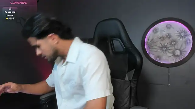 khriss brown online show from November 19, 8:53 pm