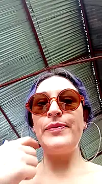 sophie banger online show from December 28, 3:04 pm